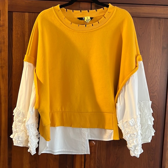 TOV Los Angeles Tops - TOV Los Angeles Ruffle Sleeve Top